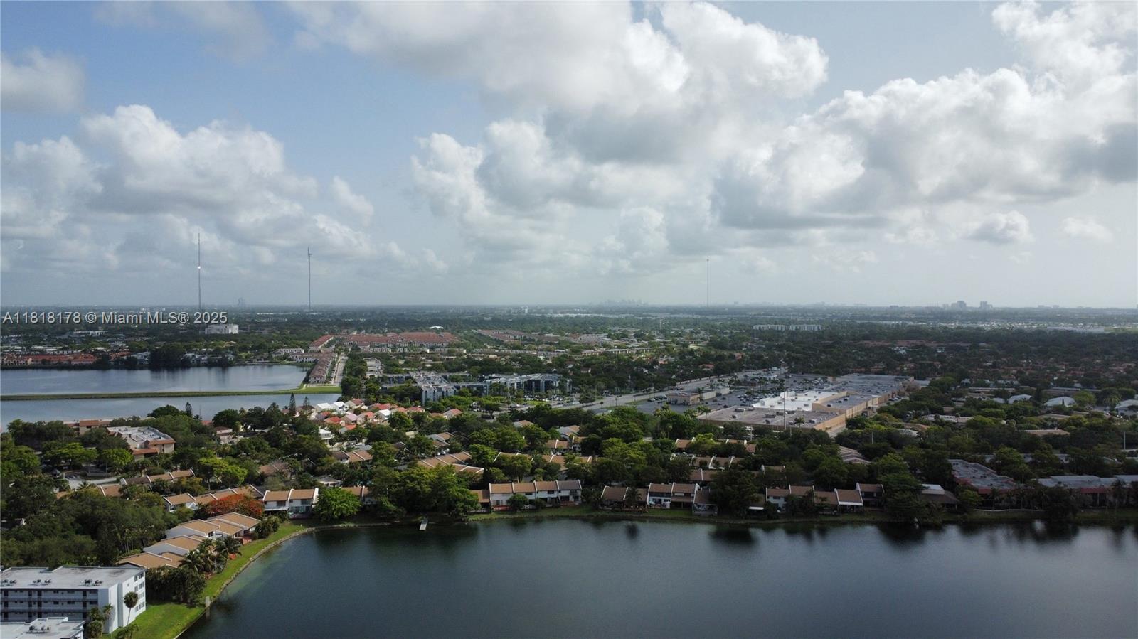 COCO WOOD CONDO - Residential