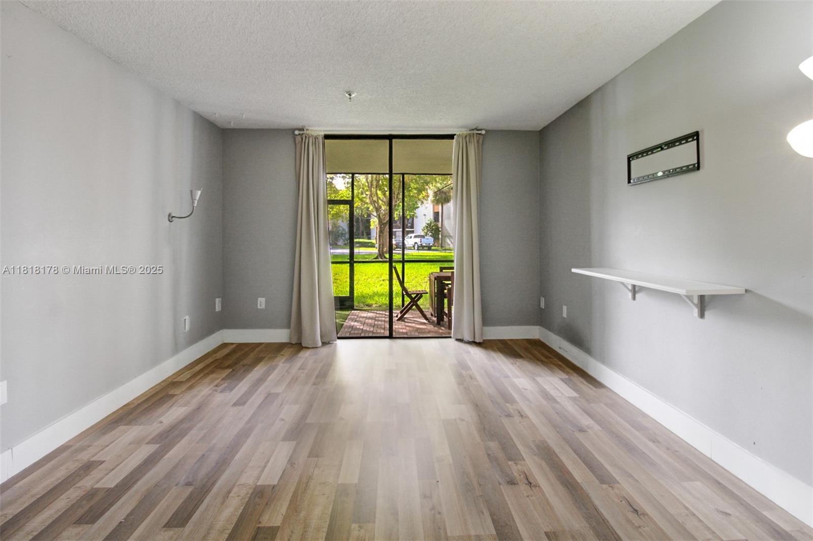 COCO WOOD CONDO - Residential