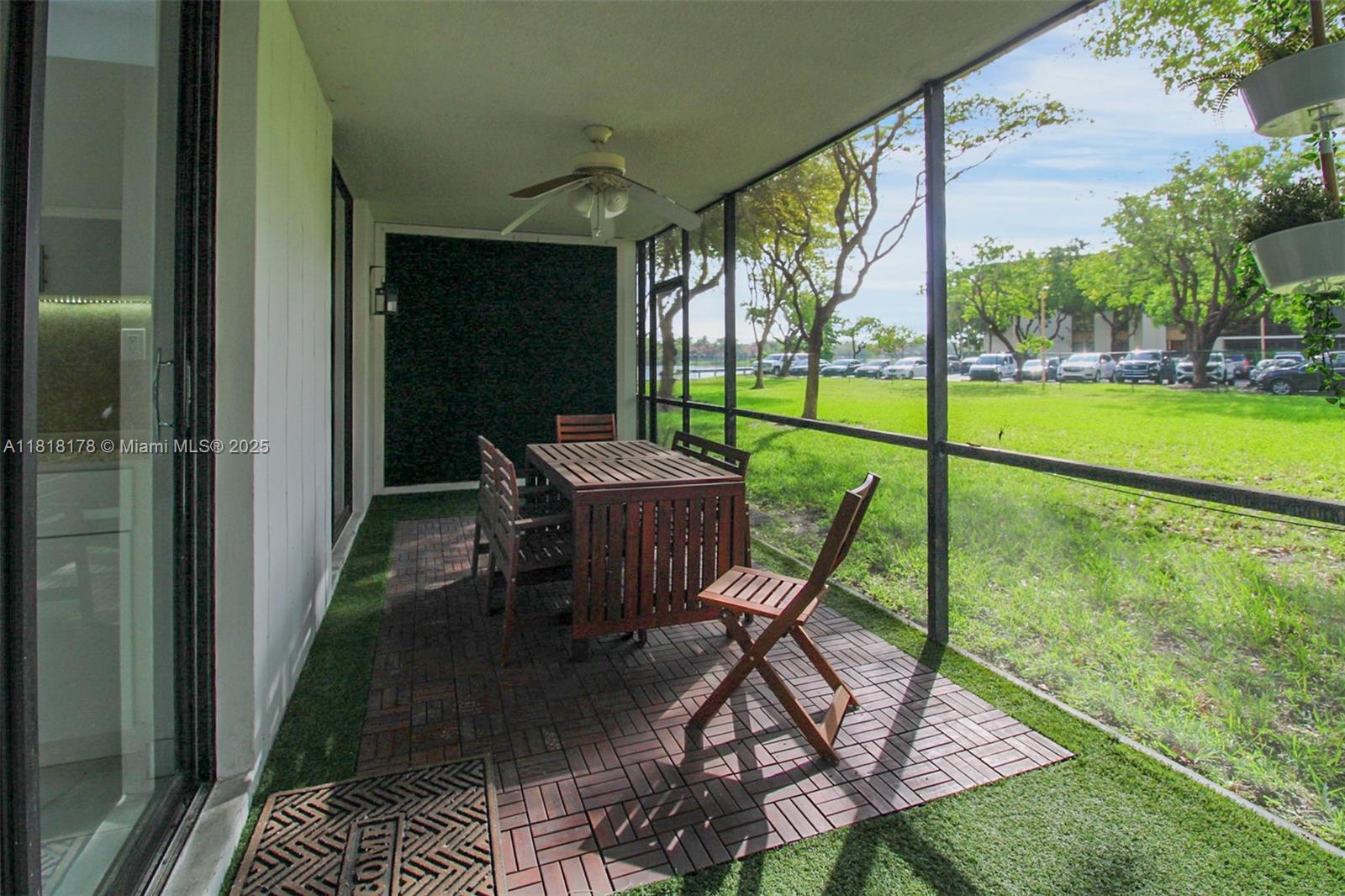 COCO WOOD CONDO - Residential
