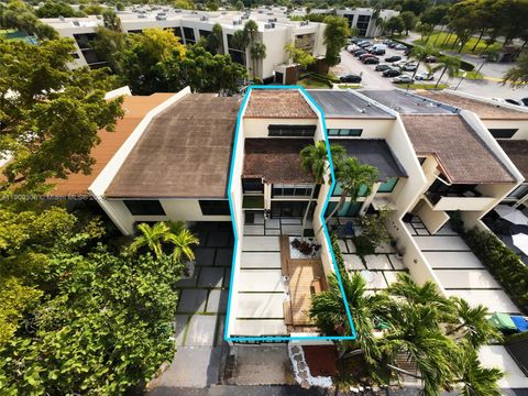 10642 SW 79th Ter Miami FL 33173