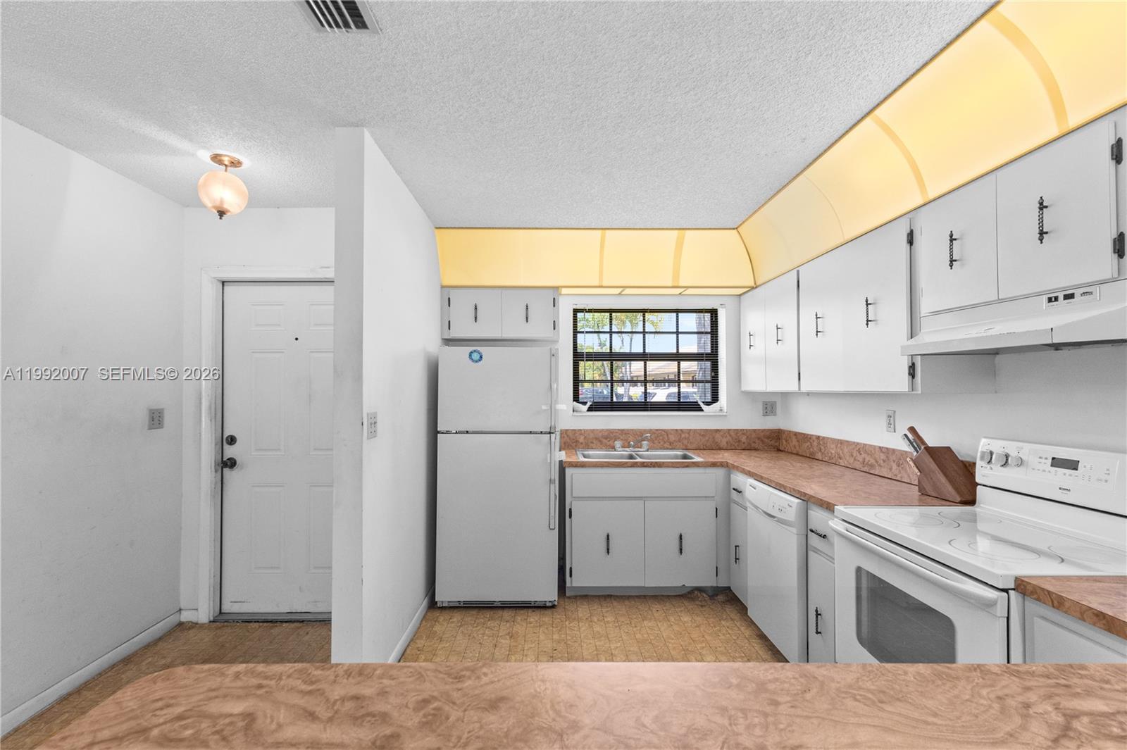 WOODLAKE ISLES - Residential