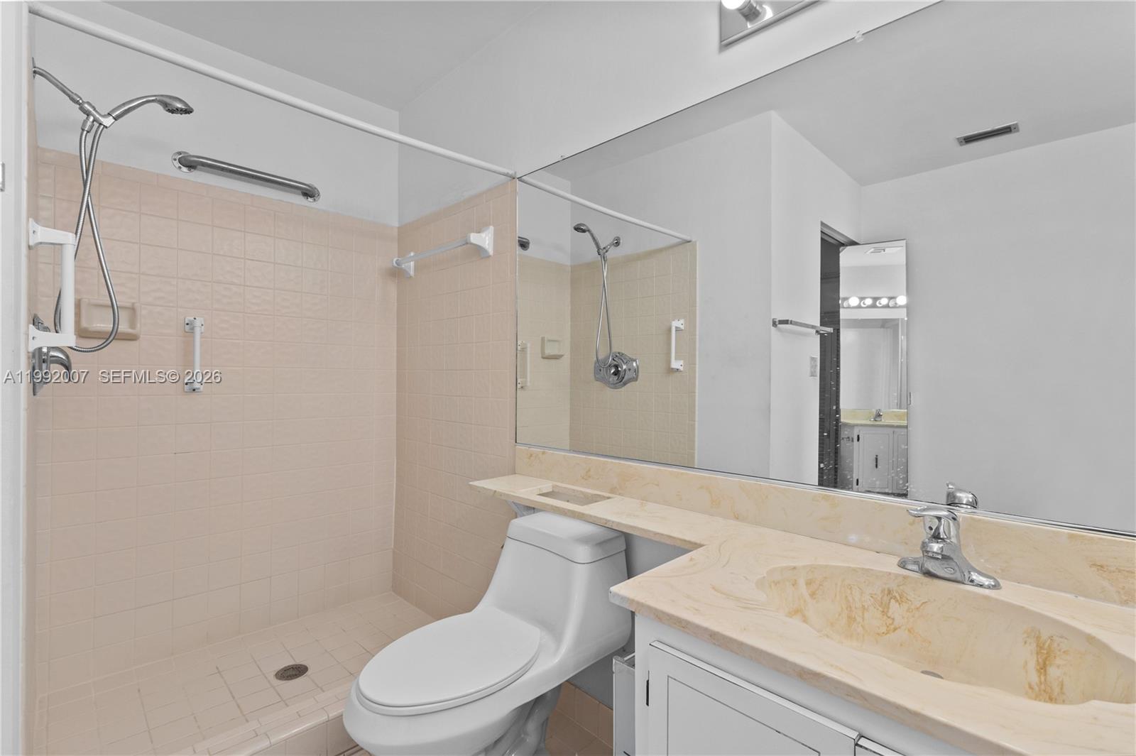 WOODLAKE ISLES - Residential