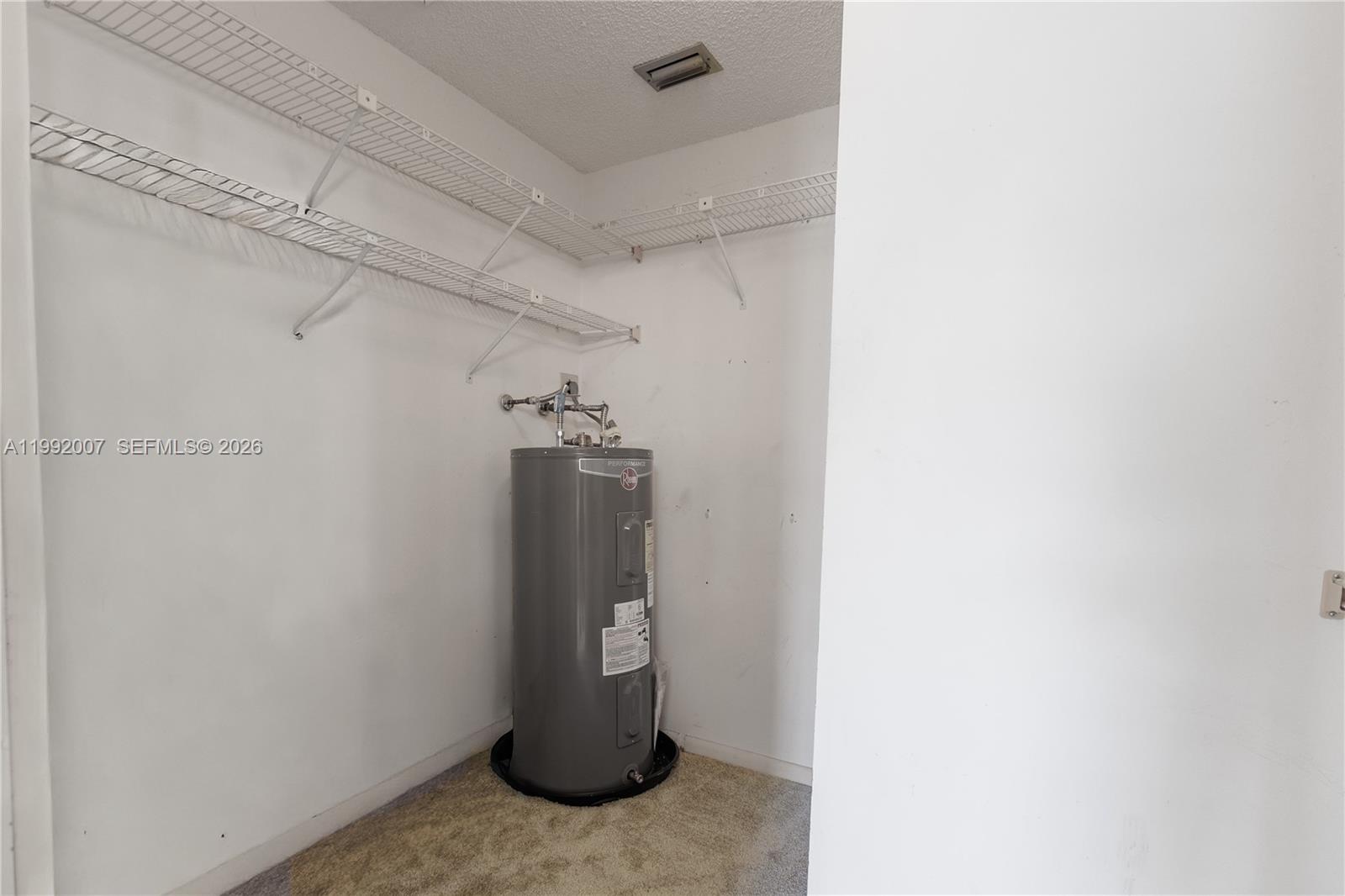 WOODLAKE ISLES - Residential