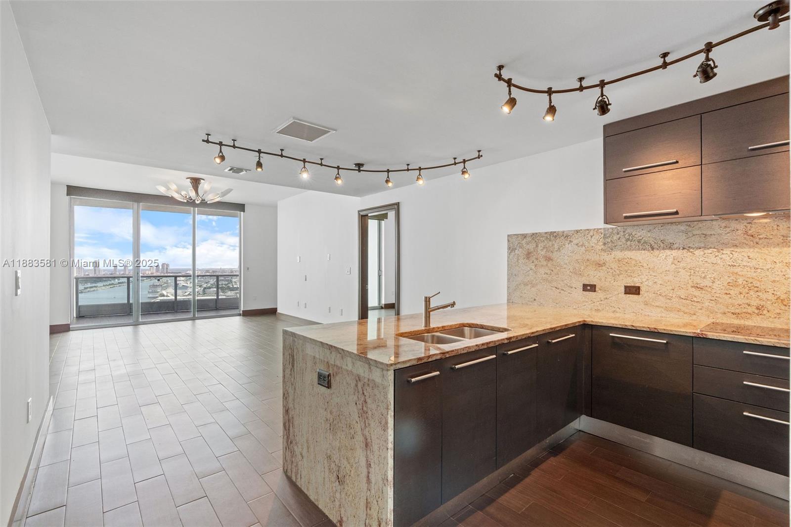 900 BISCAYNE BAY CONDO - Residential