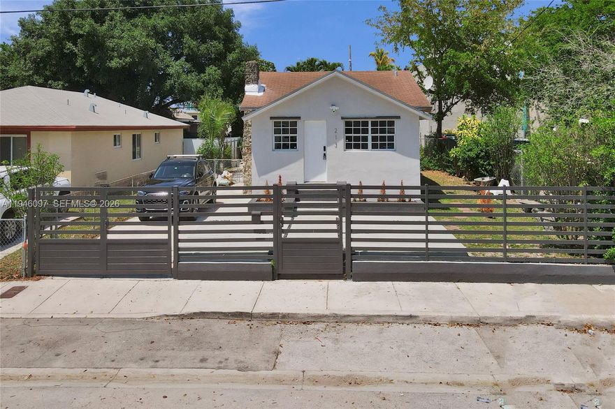 Rare Development Opportunity! Located just blocks from Wynwood, the Design District, and Midtown, this 5,000 sq. ft. lot offers incredible potential. Zoned T5-O within the Wynwood Norte NRD-2 overlay, the property allows for a mixed-use building with commercial space on the ground floor and up to 17 residential units above. Plus, developers can unlock additional extra additional units by contributing to the parking fund. Don’t miss the chance to build in one of Miami’s most vibrant and fast-growing areas!