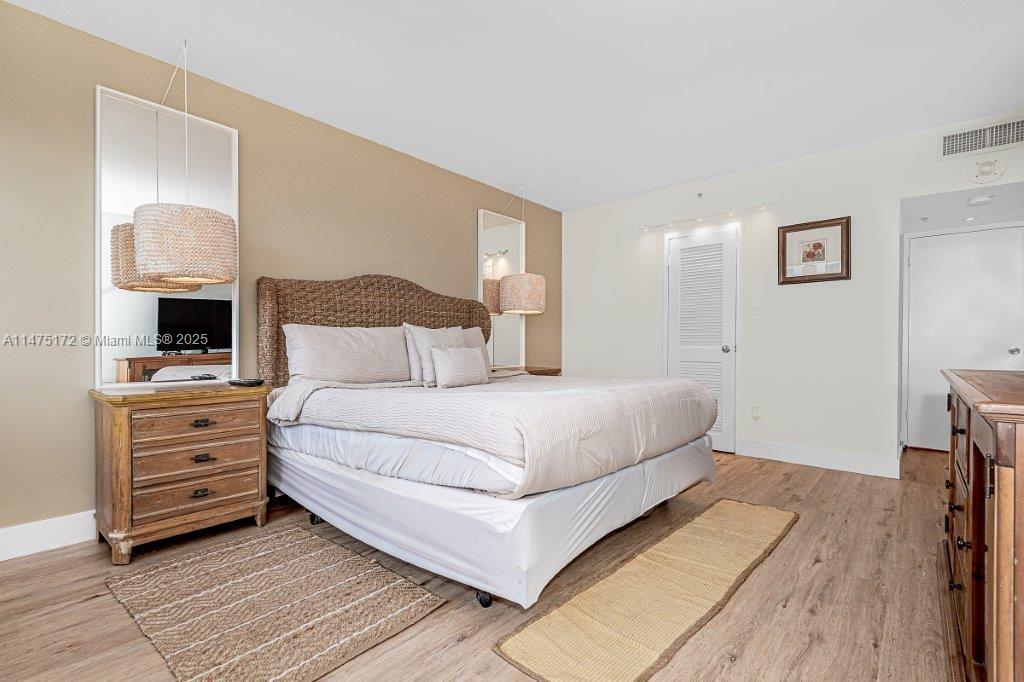 THE DECOPLAGE CONDO - Residential Lease