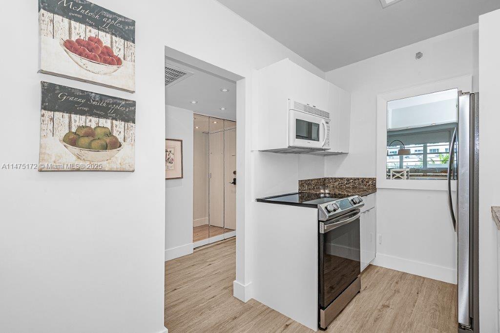 THE DECOPLAGE CONDO - Residential Lease