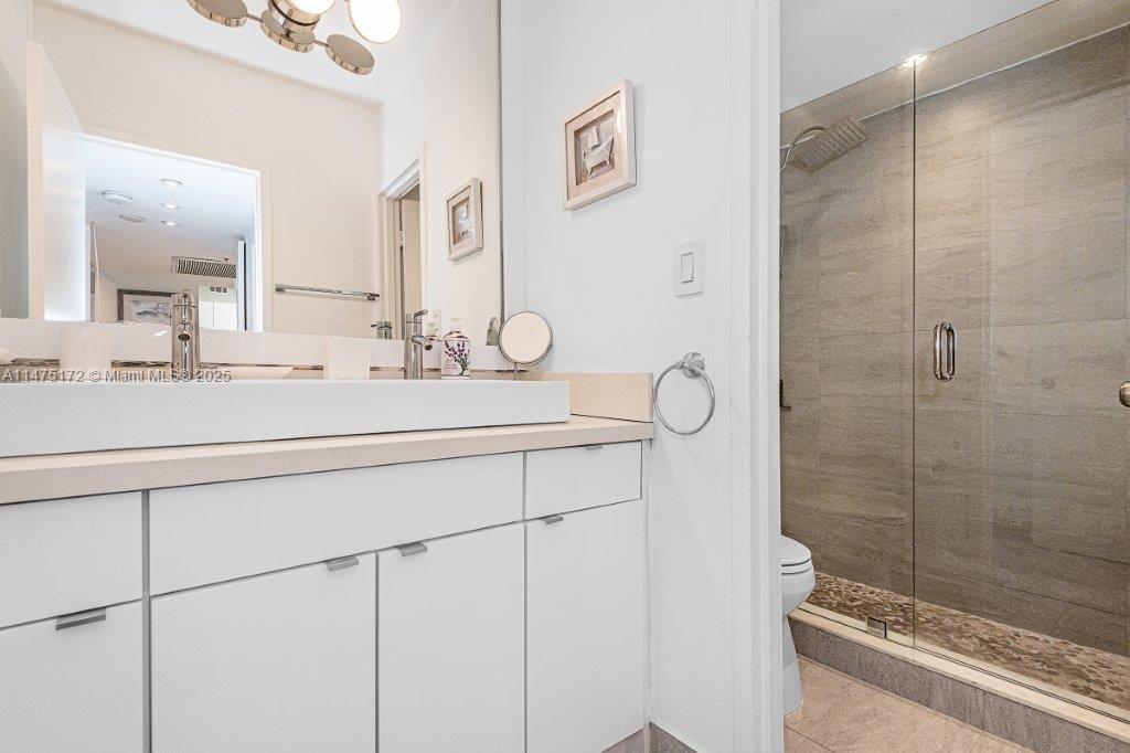 THE DECOPLAGE CONDO - Residential Lease