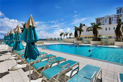 Tiny photo for Hollywood, FL 33019 (MLS # A12005869)