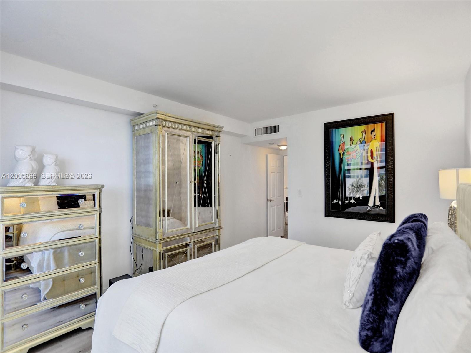 WAVE CONDO - Residential