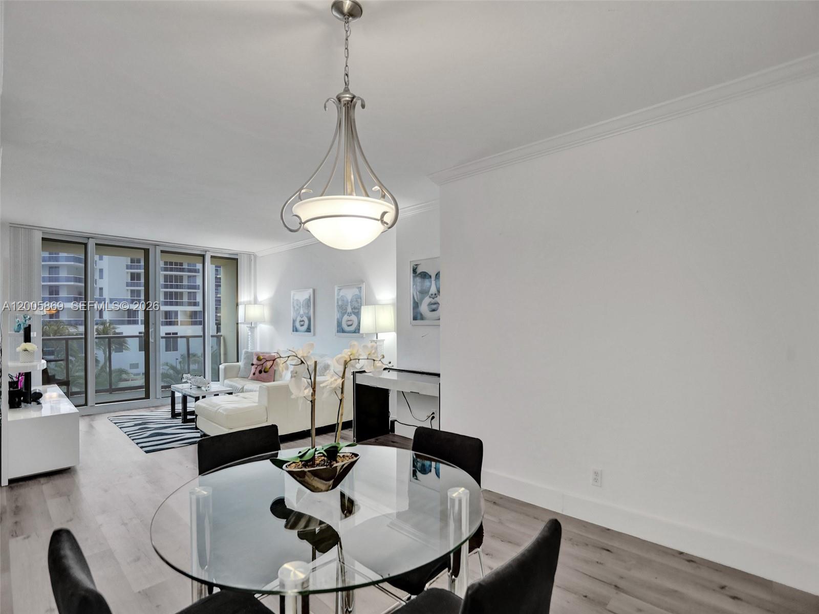 WAVE CONDO - Residential