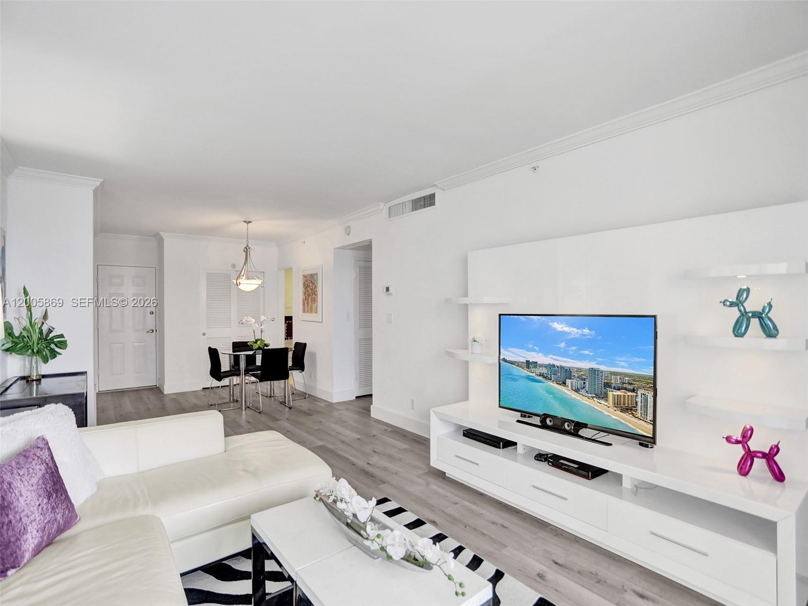 WAVE CONDO - Residential