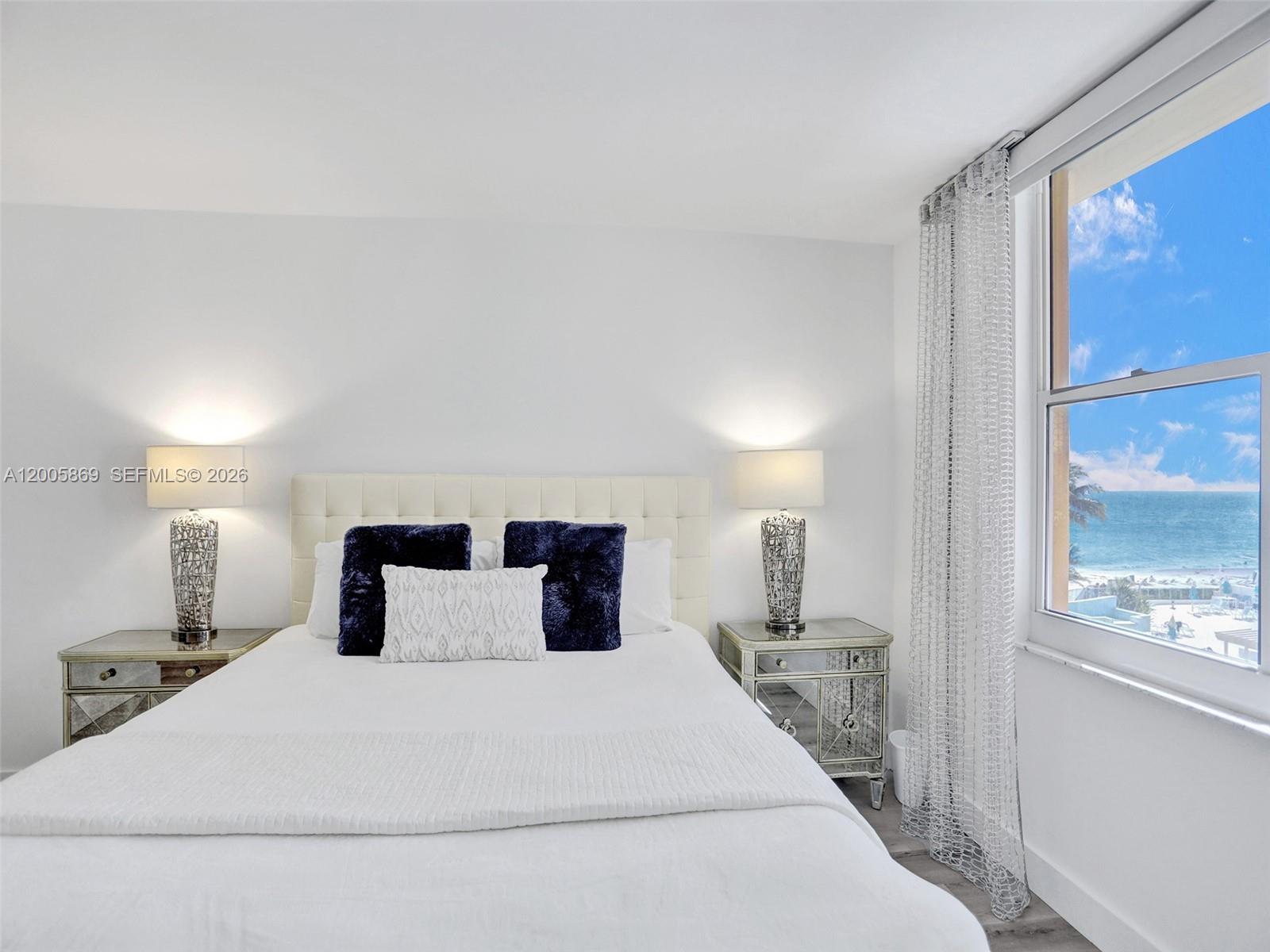 WAVE CONDO - Residential