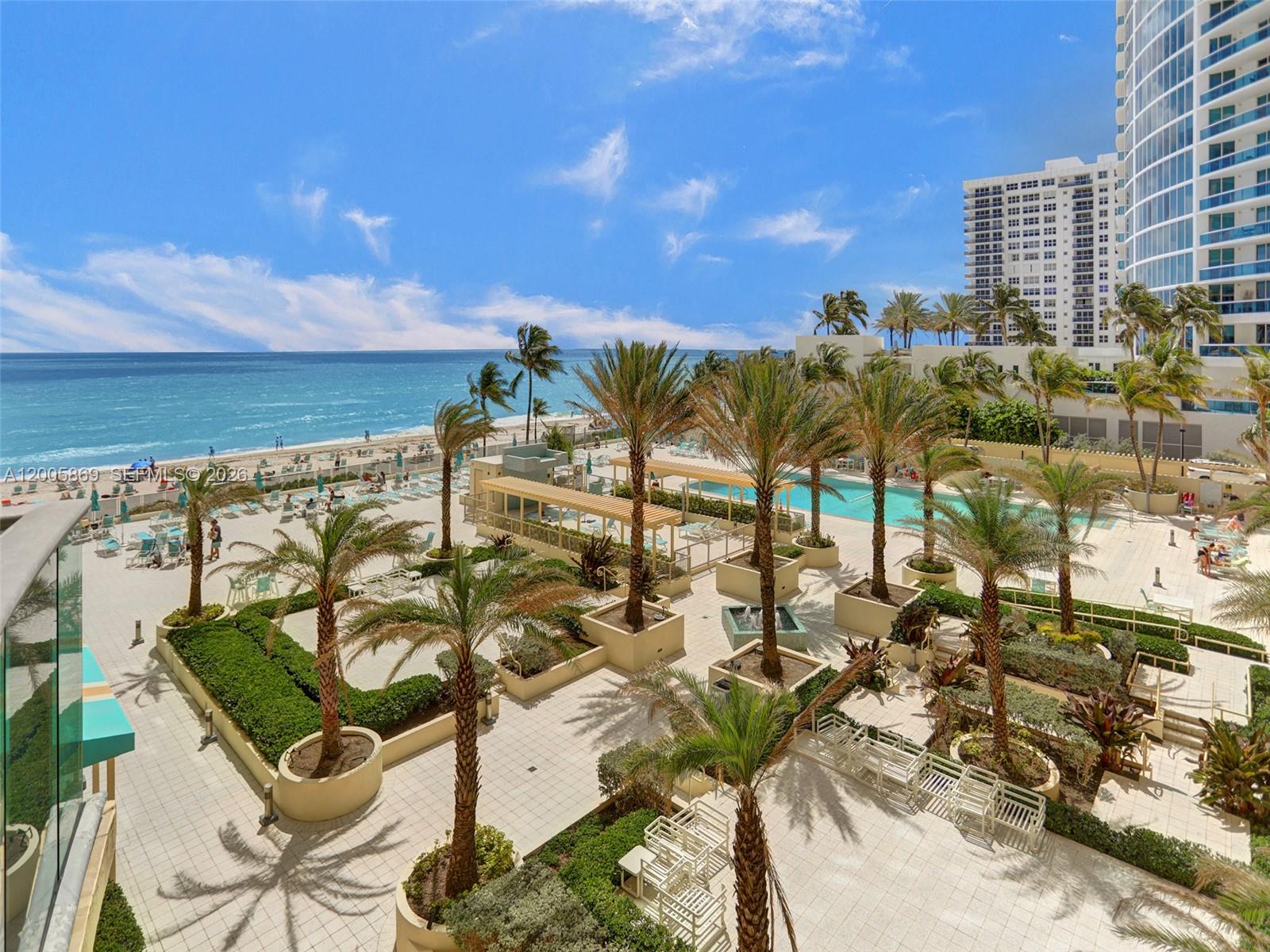 WAVE CONDO - Residential