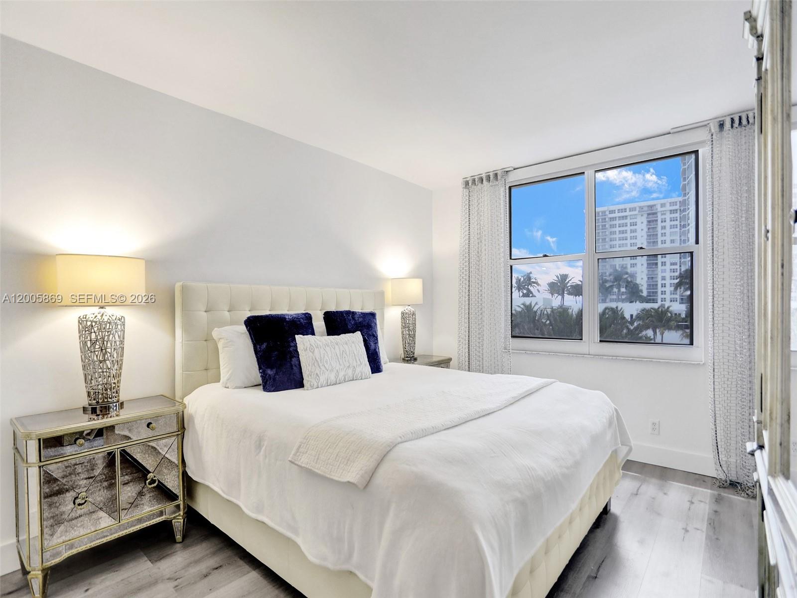 WAVE CONDO - Residential