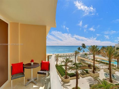 Photo of Hollywood, FL 33019 (MLS # A12005869)