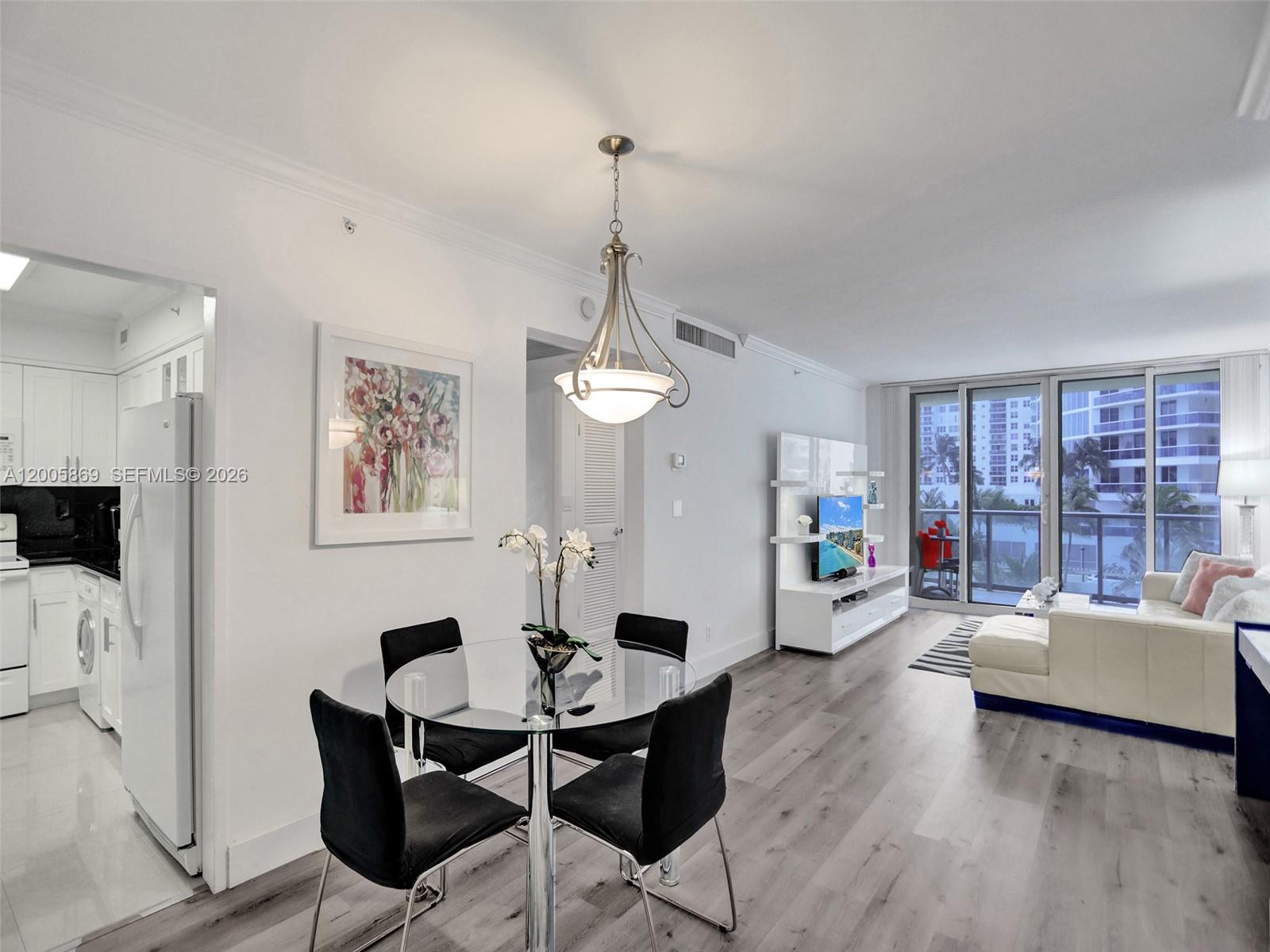 WAVE CONDO - Residential