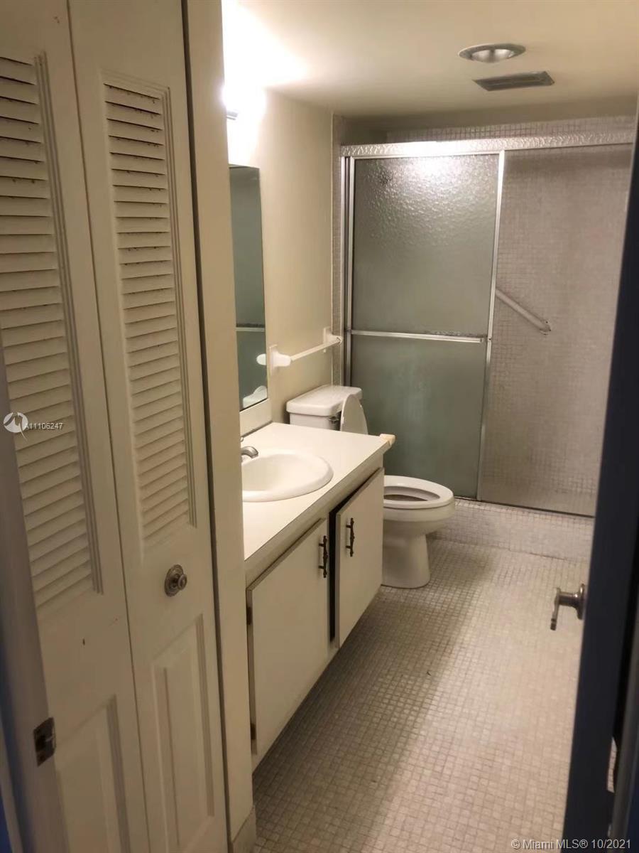 MANORS OF INVERRARY - Residential