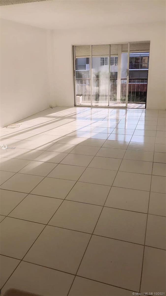 MANORS OF INVERRARY - Residential