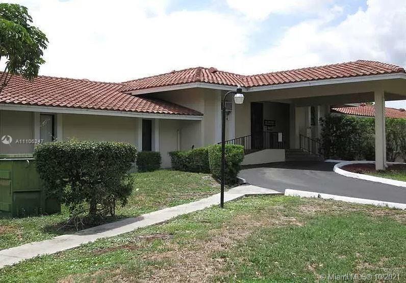 MANORS OF INVERRARY - Residential