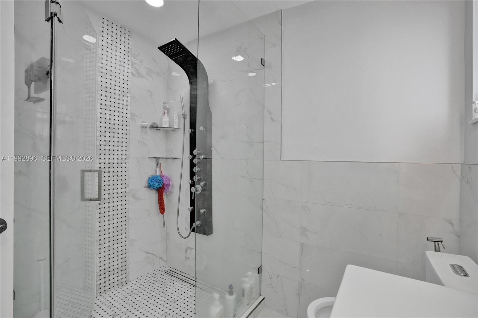 WINSTON PARK UNIT 1 - Residential