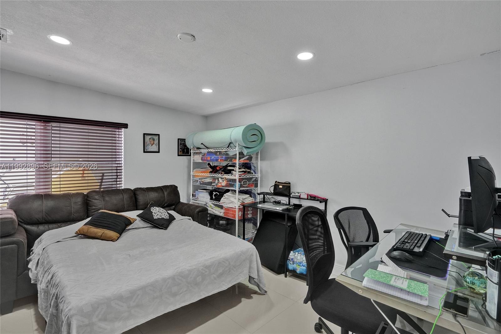 WINSTON PARK UNIT 1 - Residential