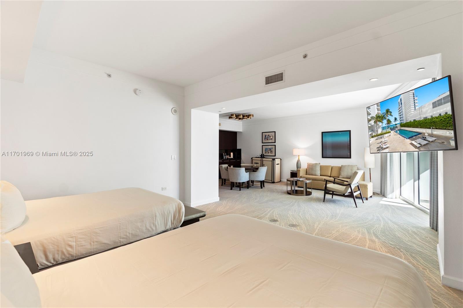 FONTAINEBLEAU III - Residential