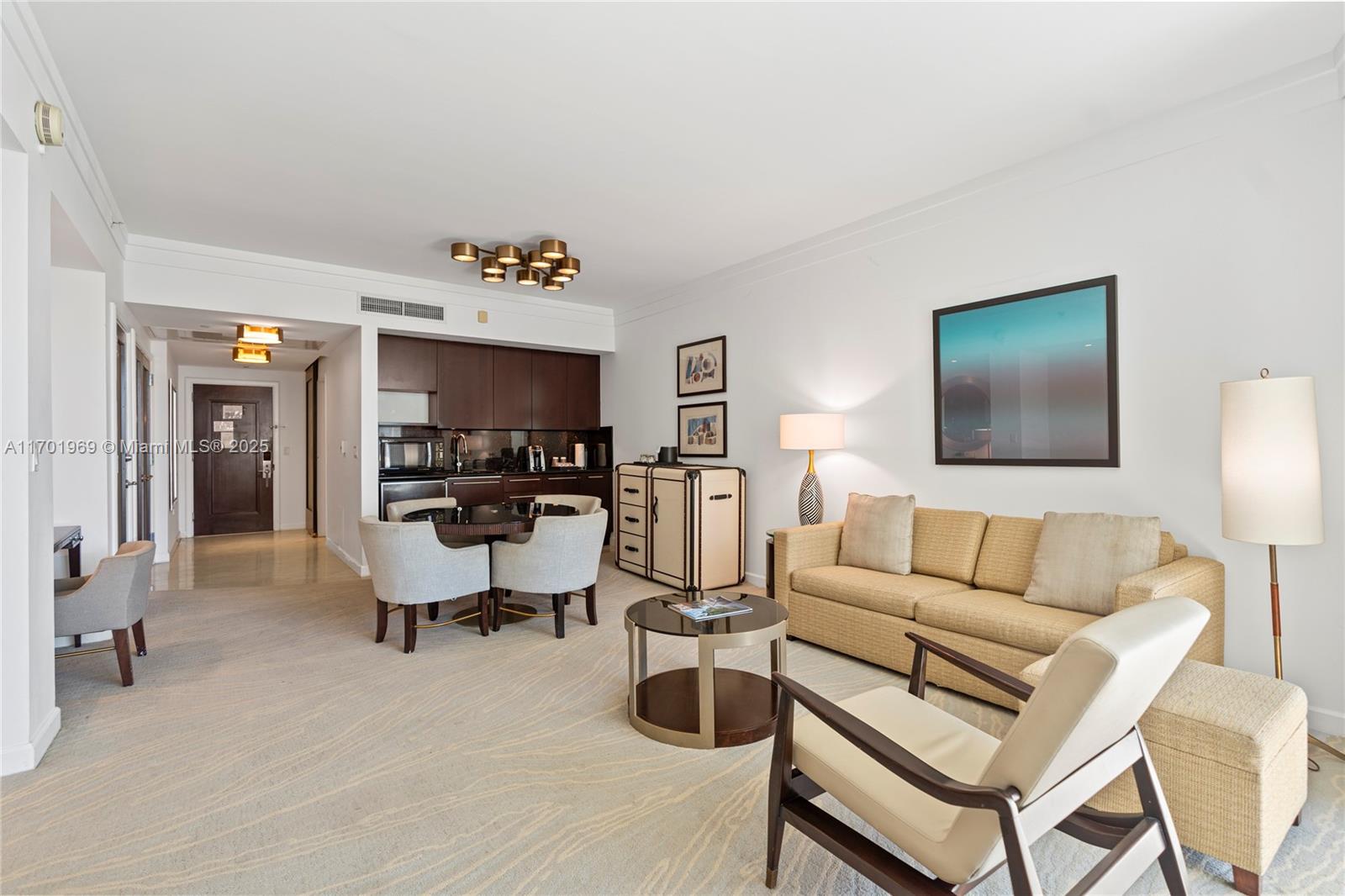 FONTAINEBLEAU III - Residential