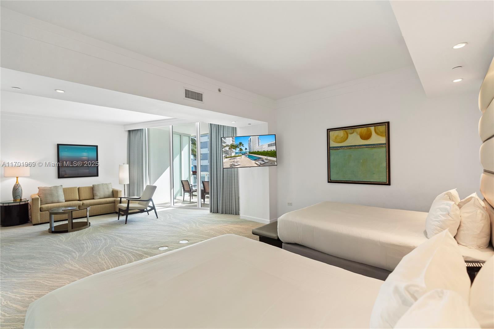 FONTAINEBLEAU III - Residential