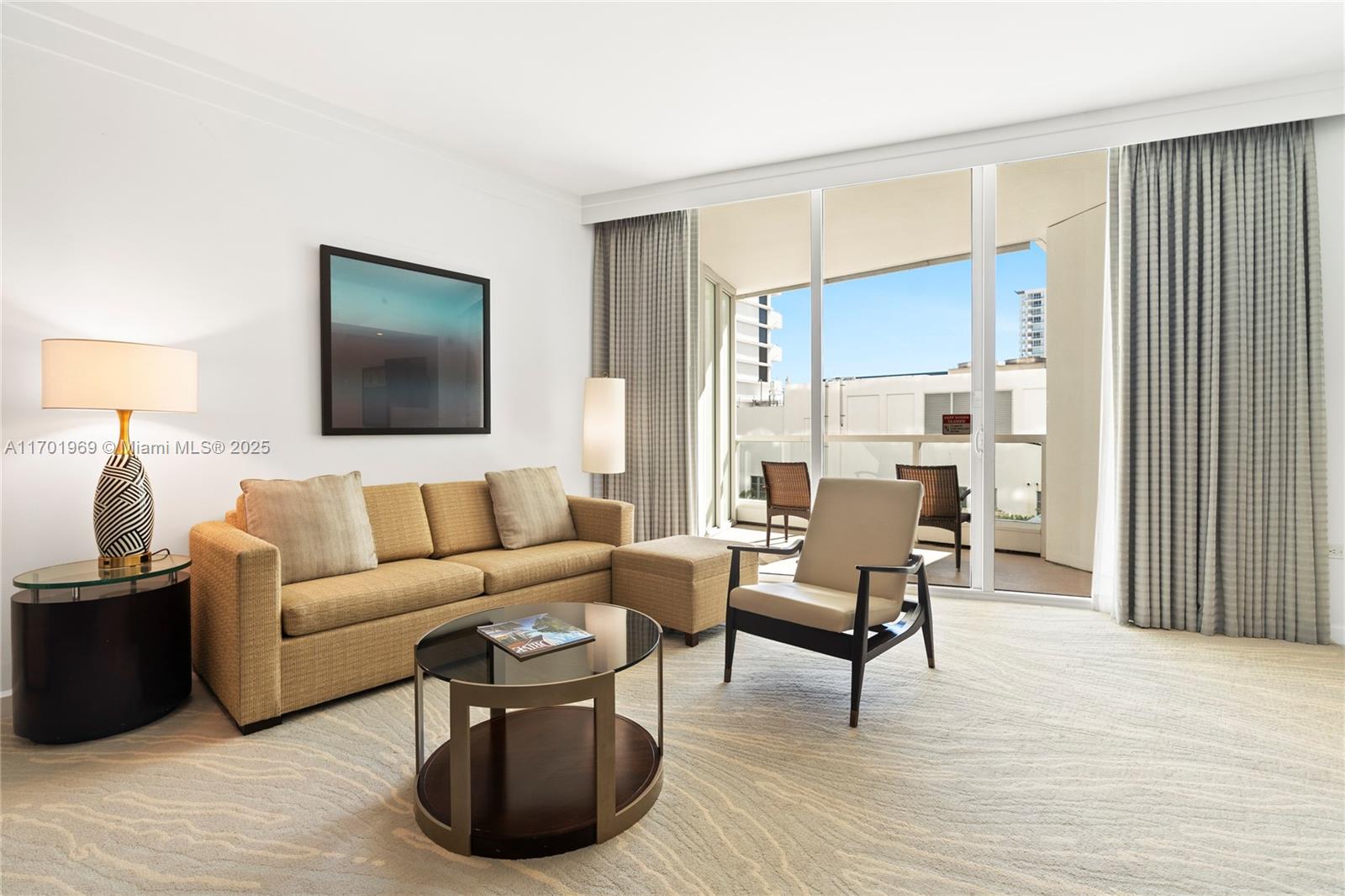 FONTAINEBLEAU III - Residential