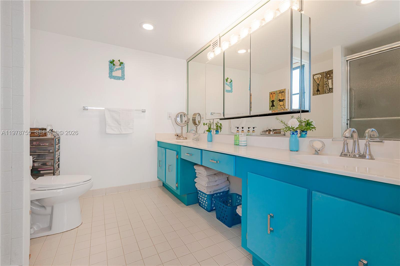 OLYMPUS CONDO PHASE - Residential