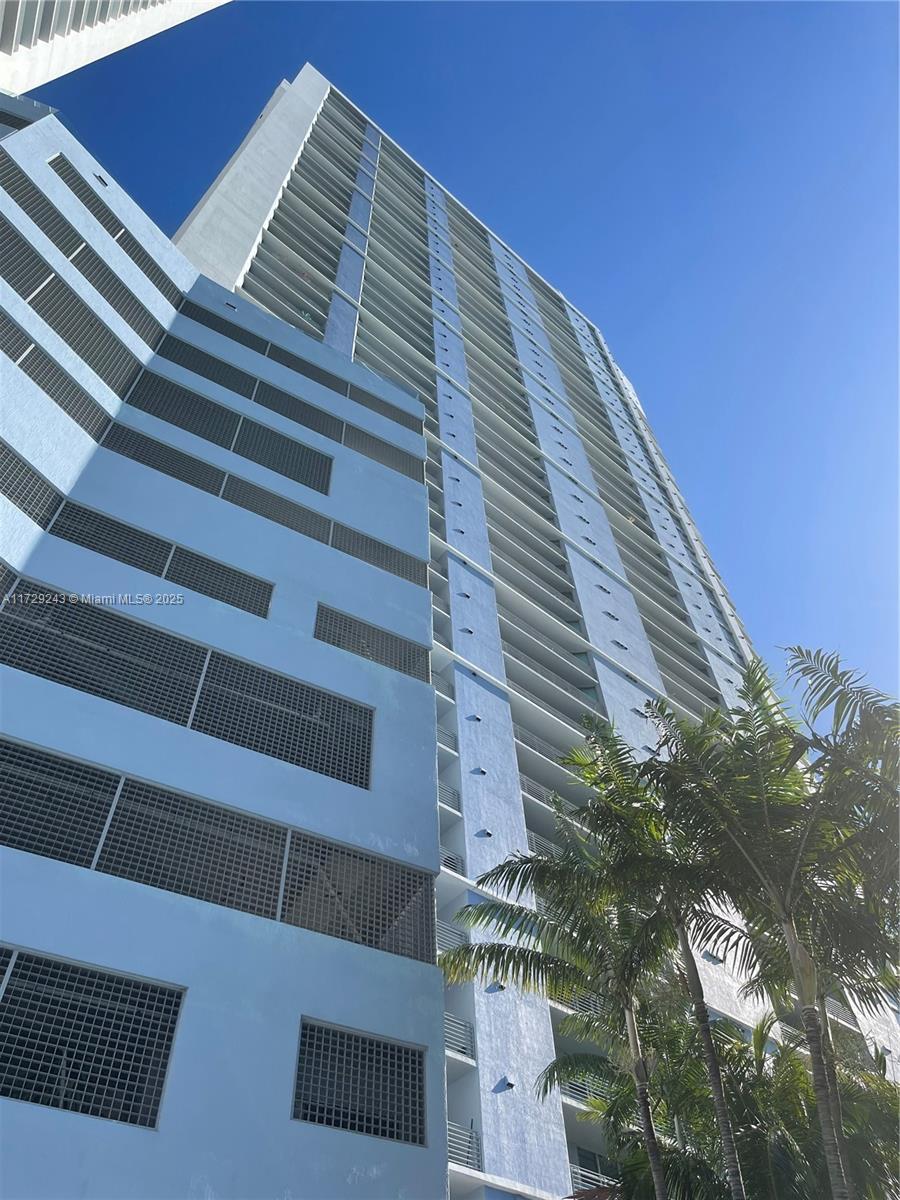 Rental Property at 335 S Biscayne Blvd 3610, Miami, Broward County, Florida - Bedrooms: 1 
Bathrooms: 1  - $3,000 MO.