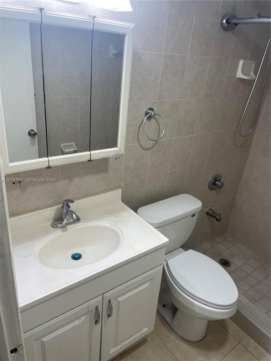 WESTWOOD LAKE 2ND ADDN - Residential Lease