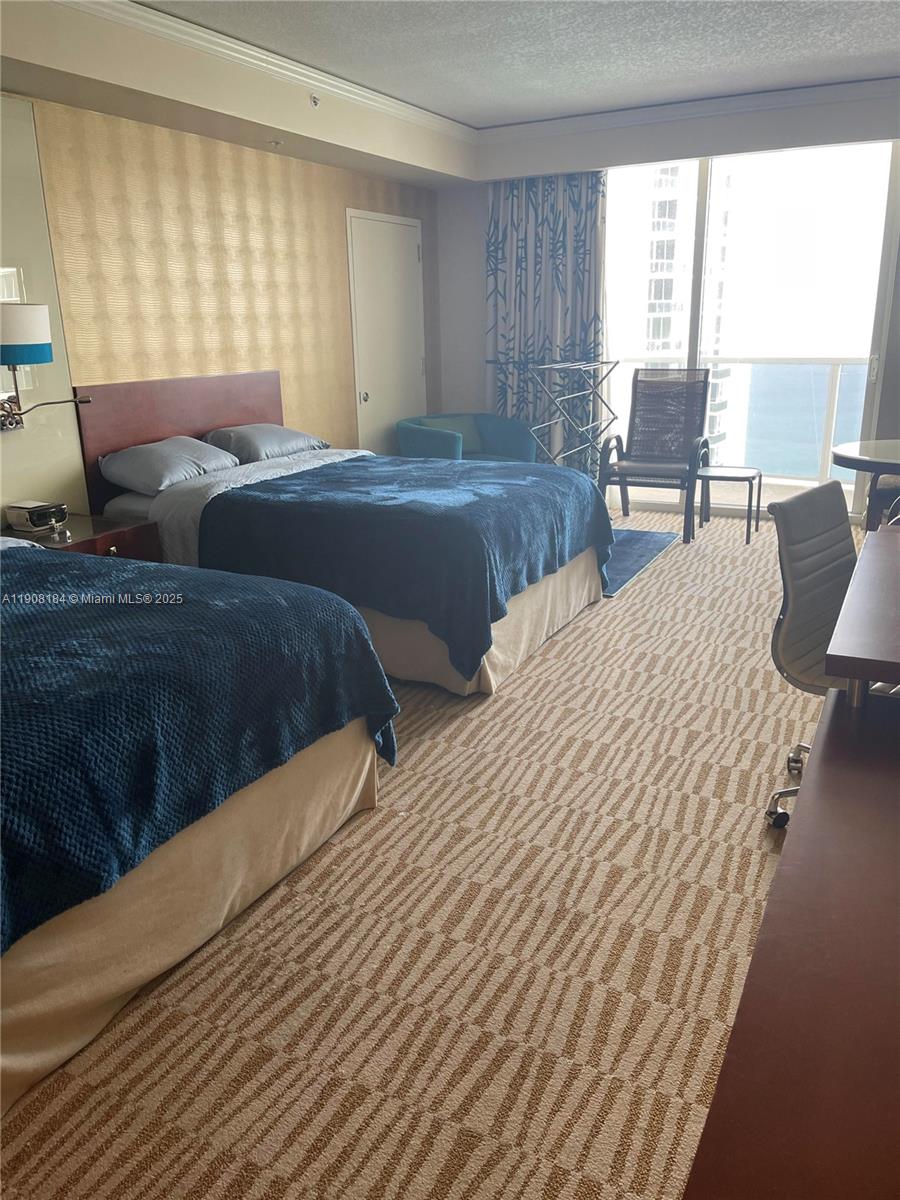 TRUMP INTERNATIONAL SONES - Residential