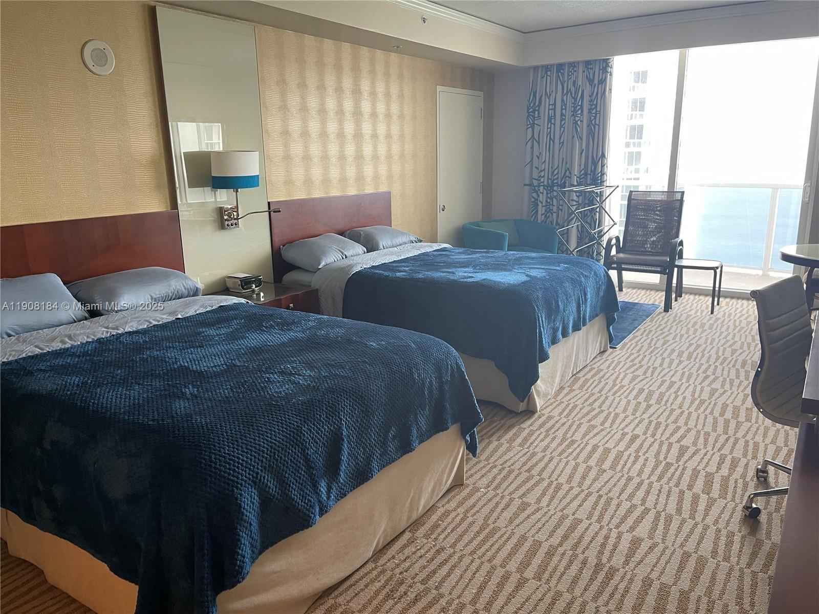 TRUMP INTERNATIONAL SONES - Residential