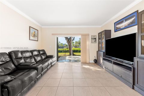 15750 SW 92nd Ave 21C Palmetto Bay FL 33157