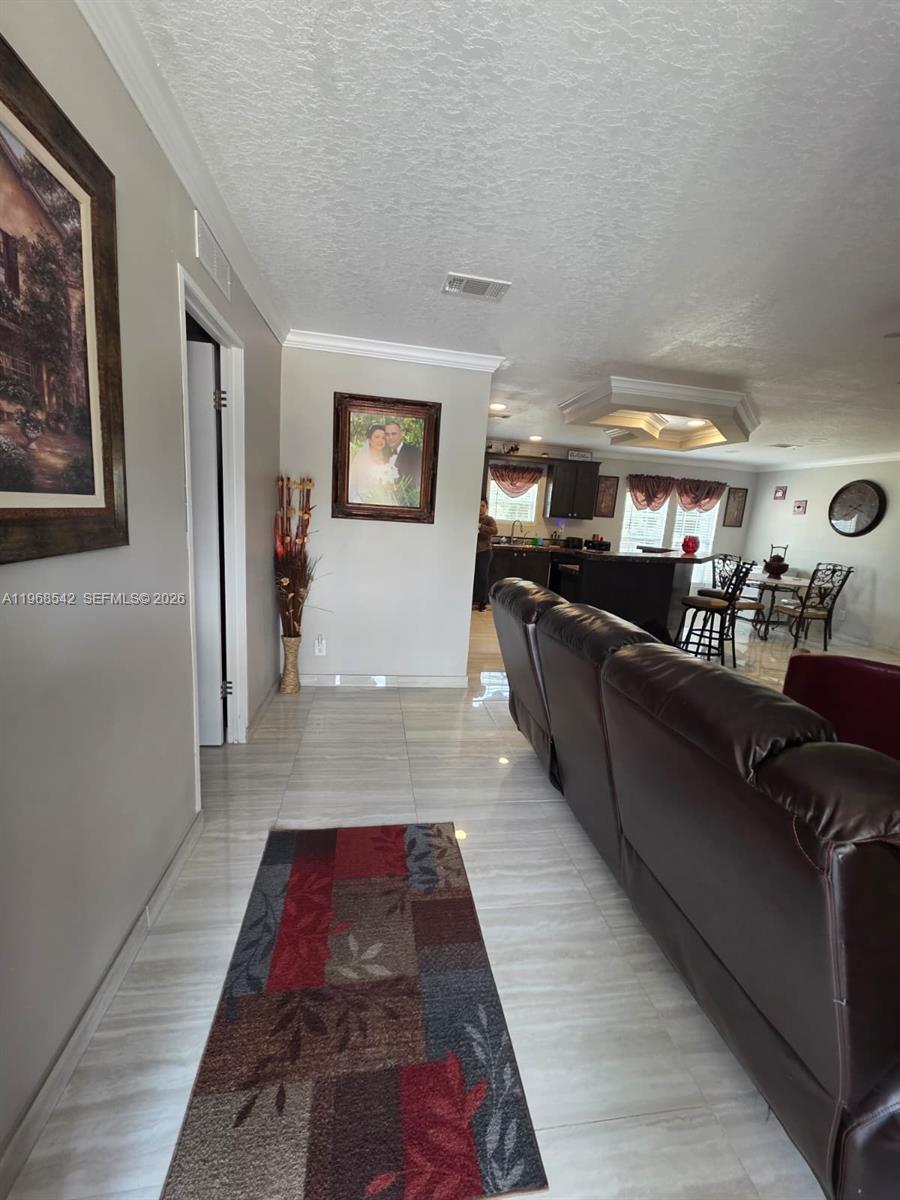 MONTURA SOUTH HALF - Residential