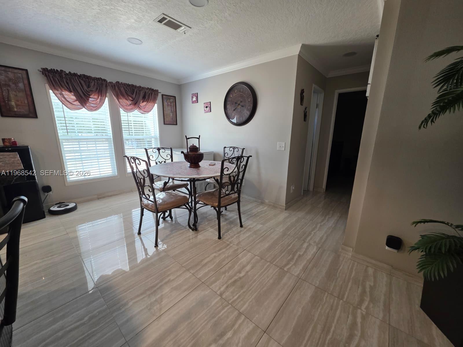 MONTURA SOUTH HALF - Residential