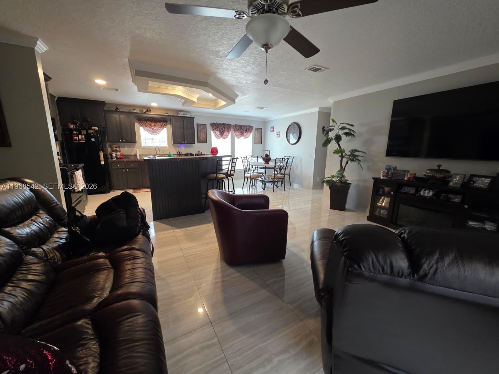 MONTURA SOUTH HALF - Residential