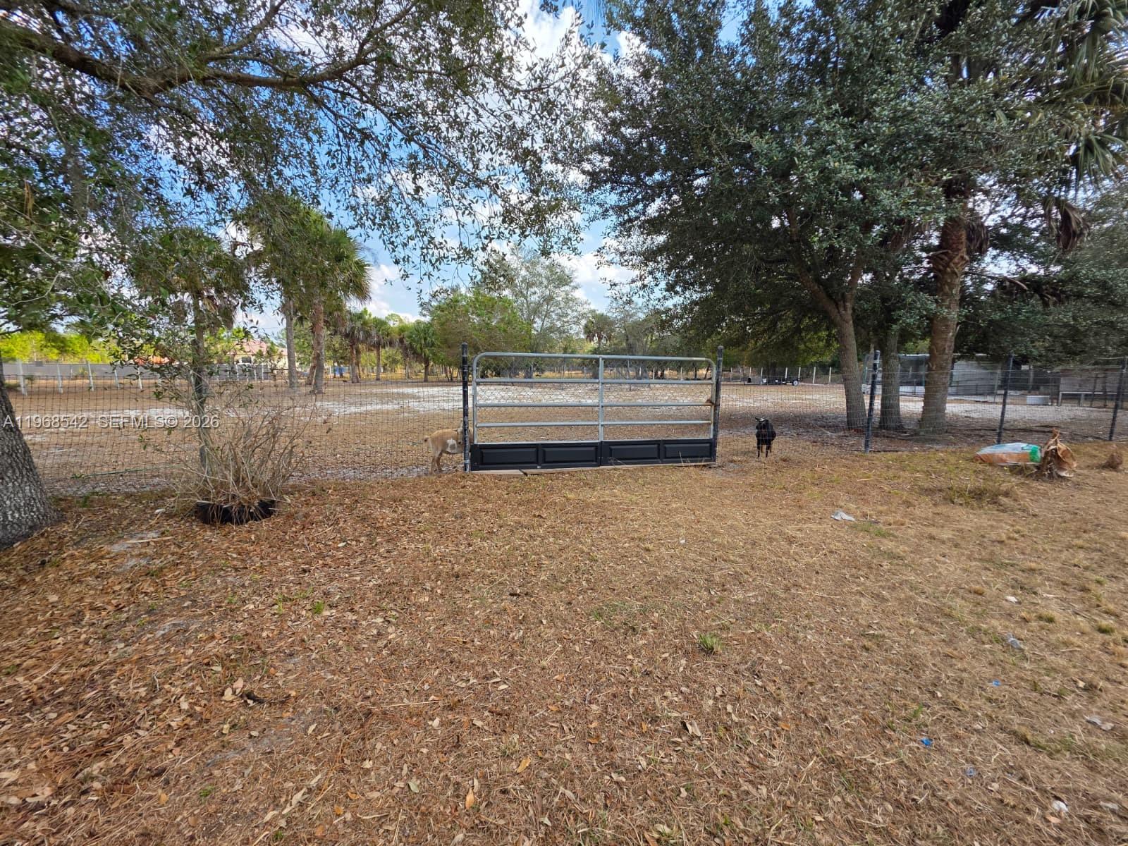 MONTURA SOUTH HALF - Residential