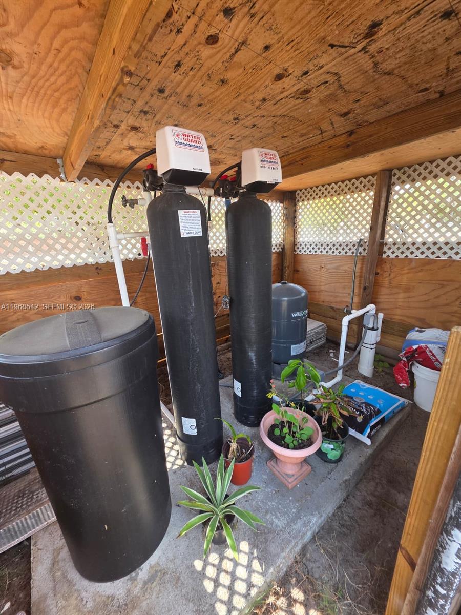 MONTURA SOUTH HALF - Residential