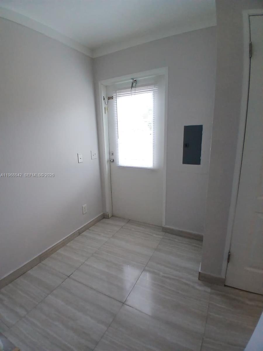 MONTURA SOUTH HALF - Residential