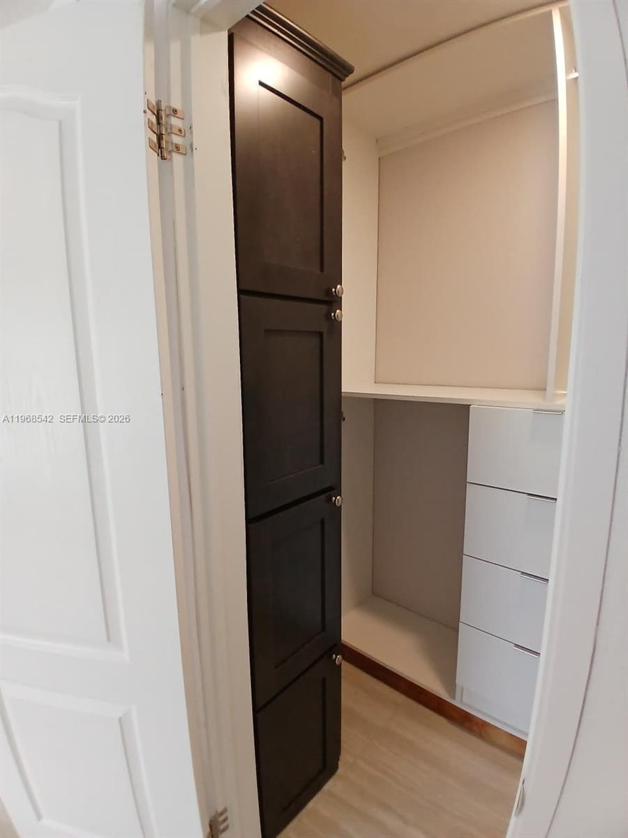 MONTURA SOUTH HALF - Residential