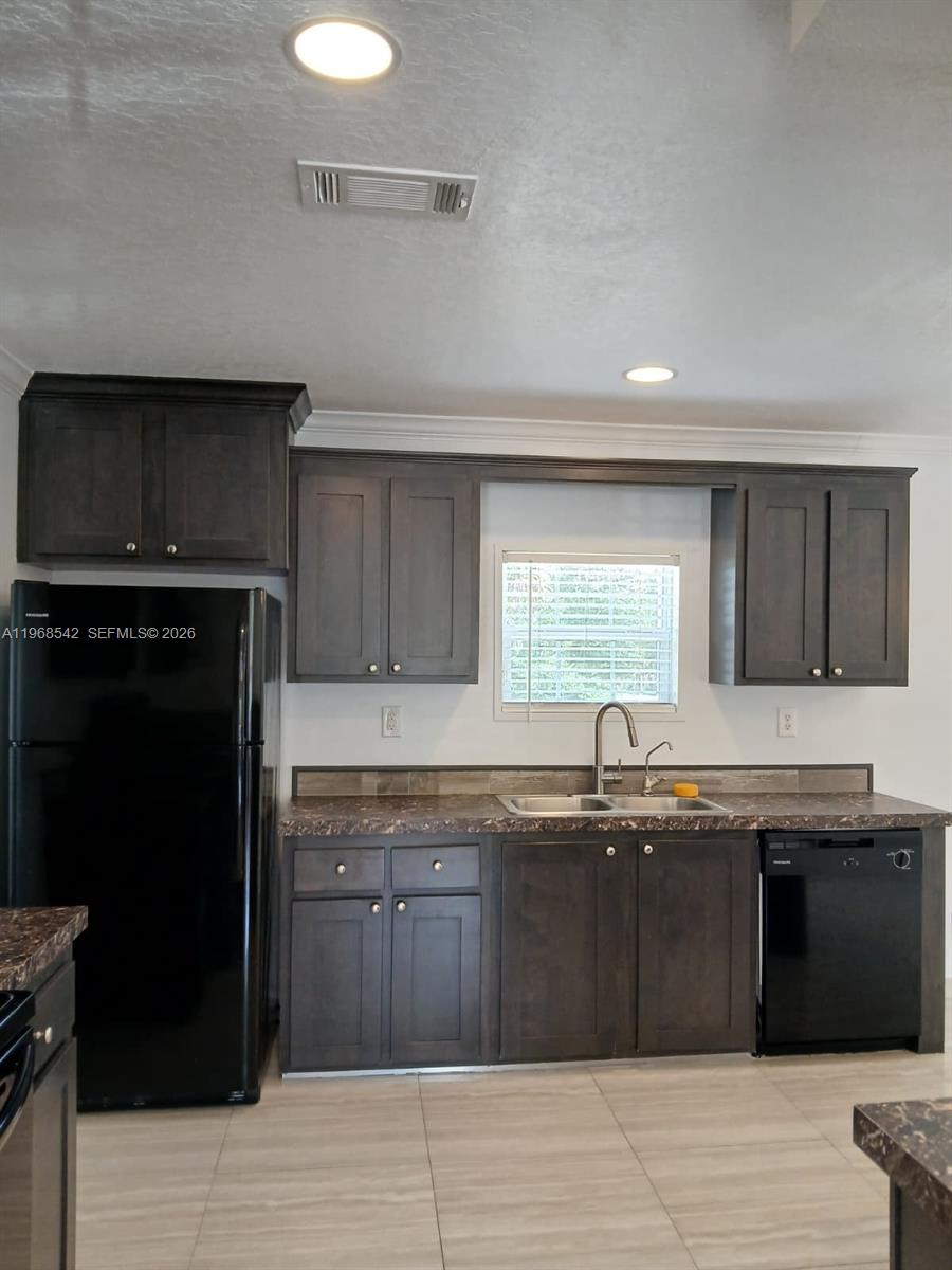 MONTURA SOUTH HALF - Residential