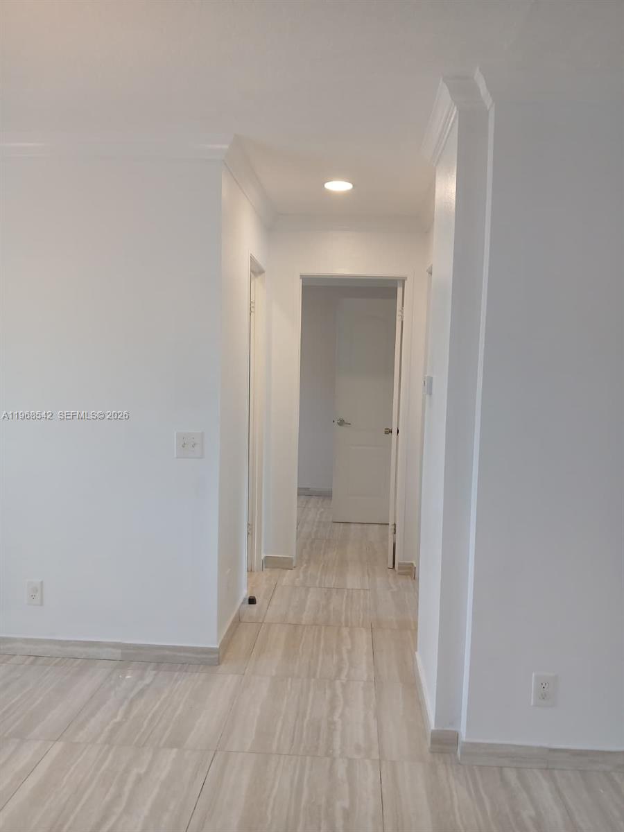 MONTURA SOUTH HALF - Residential