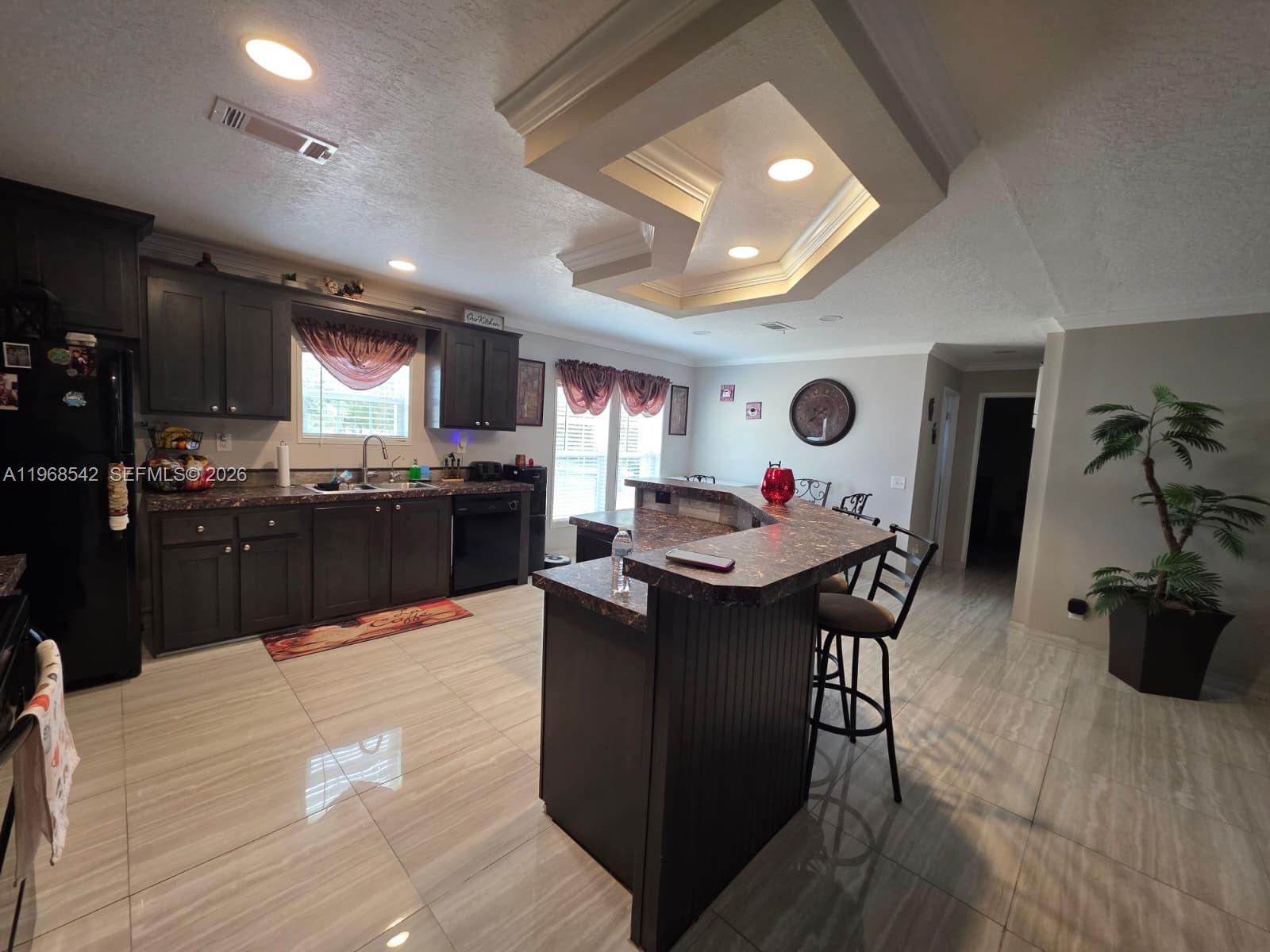 MONTURA SOUTH HALF - Residential