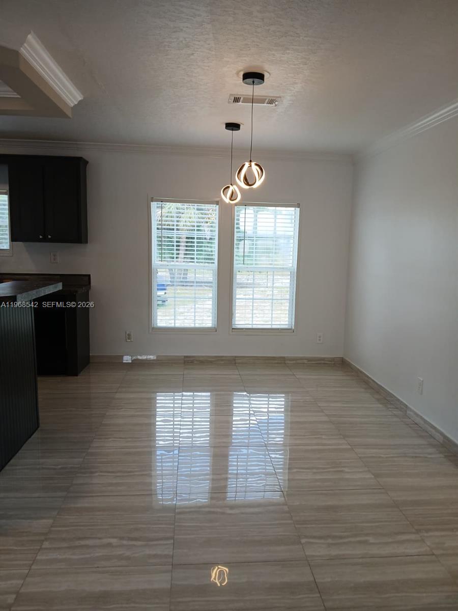 MONTURA SOUTH HALF - Residential