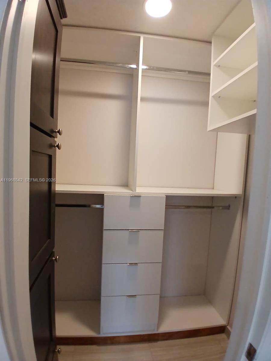 MONTURA SOUTH HALF - Residential