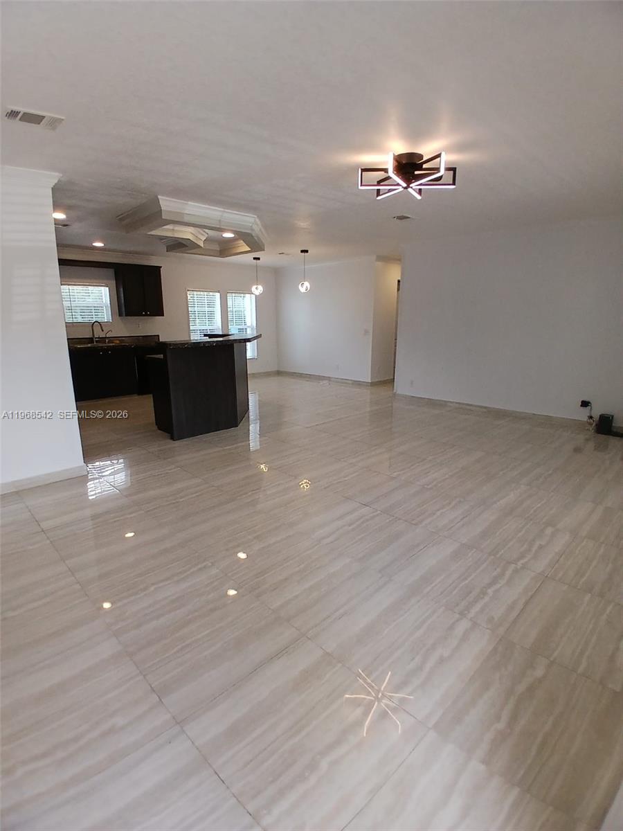 MONTURA SOUTH HALF - Residential
