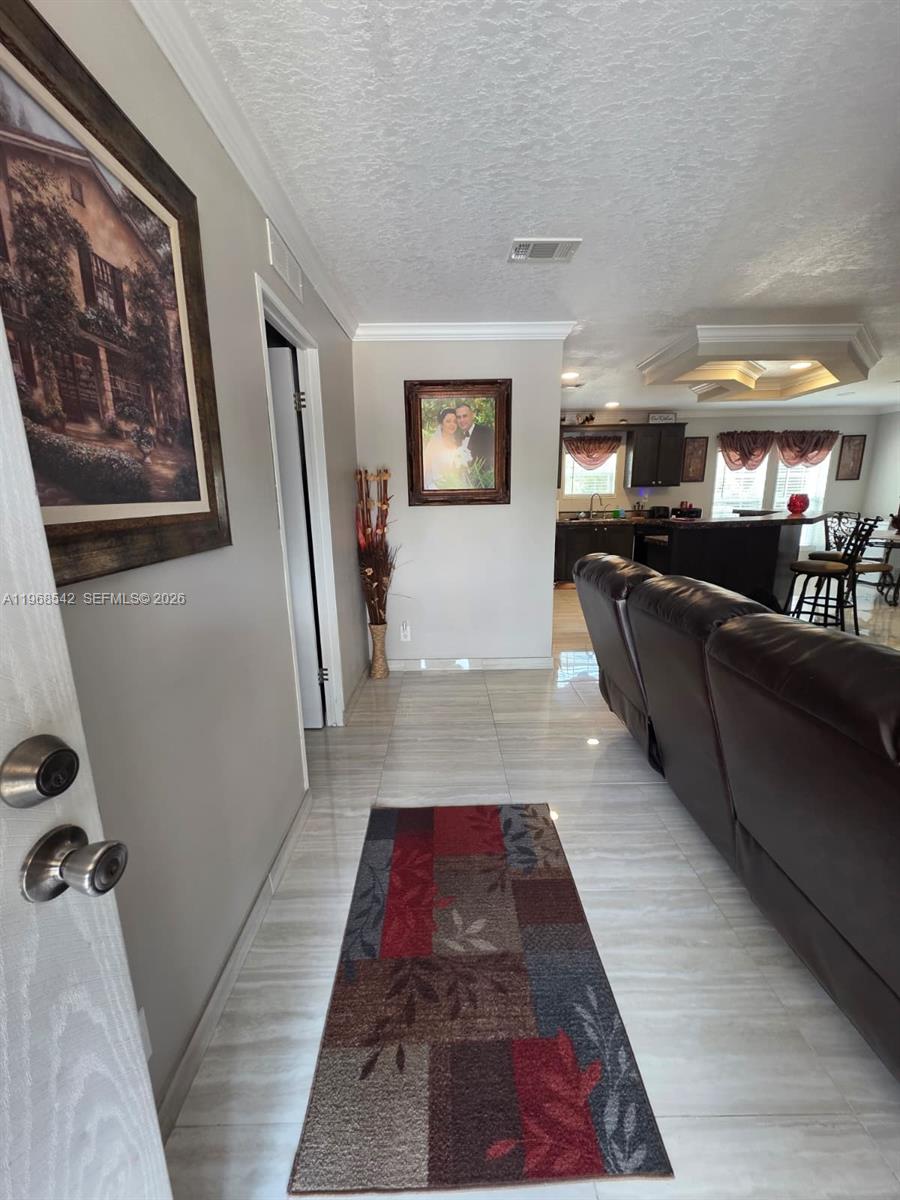 MONTURA SOUTH HALF - Residential